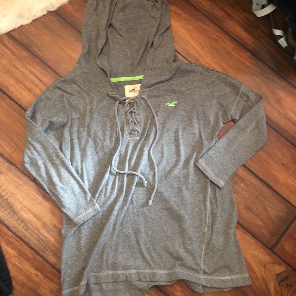 Grey w/a lace up detail lightweight hoodie 3/4 slv